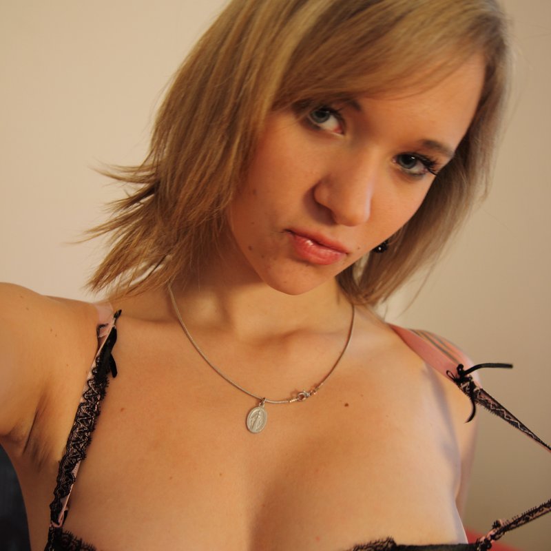 Osanne 26 Escort Kerhostin